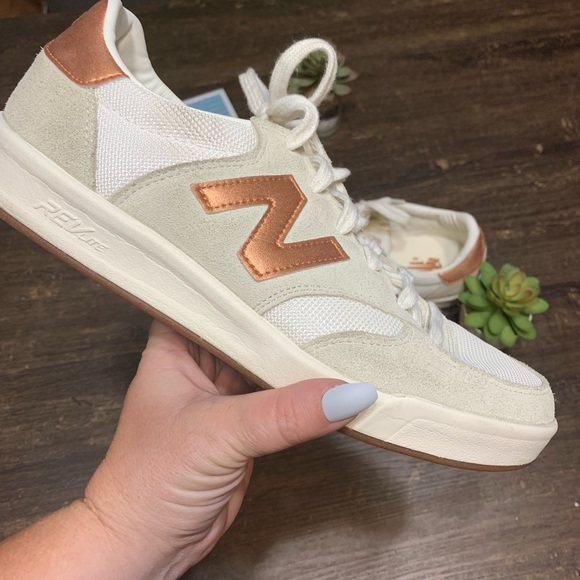 {keywor d} 300 leather new balance